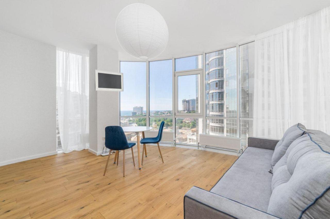 Gagarin Plaza Design Apartment Odessa Buitenkant foto